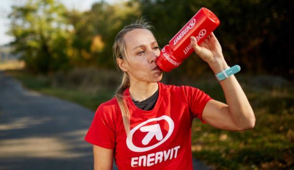 Sportovní výživa: Co vědět o iontovém nápoji